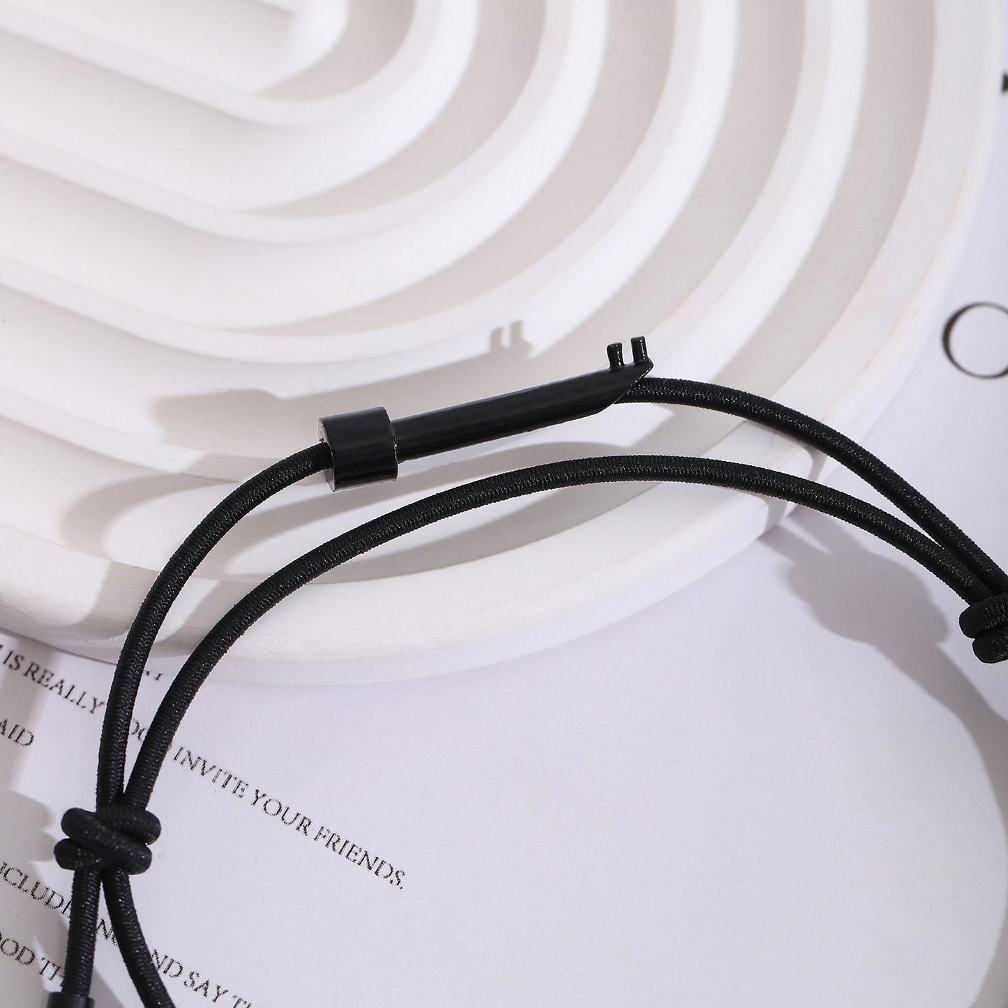 🔥Survival Wrist Strap-Survival Bracelet- Emergency Glass Breaker